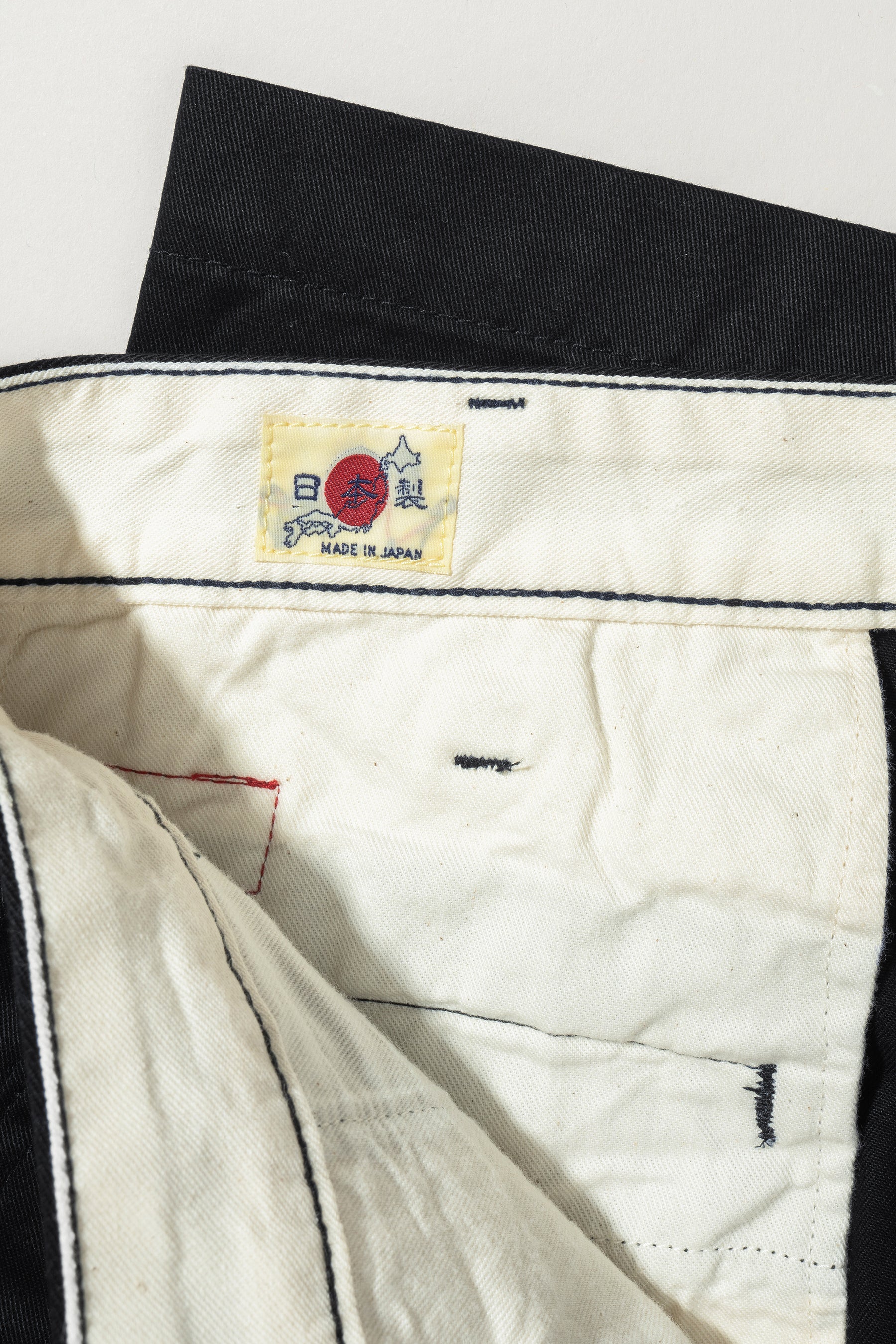 M803E(60) CLASSIC TROUSER CHINO