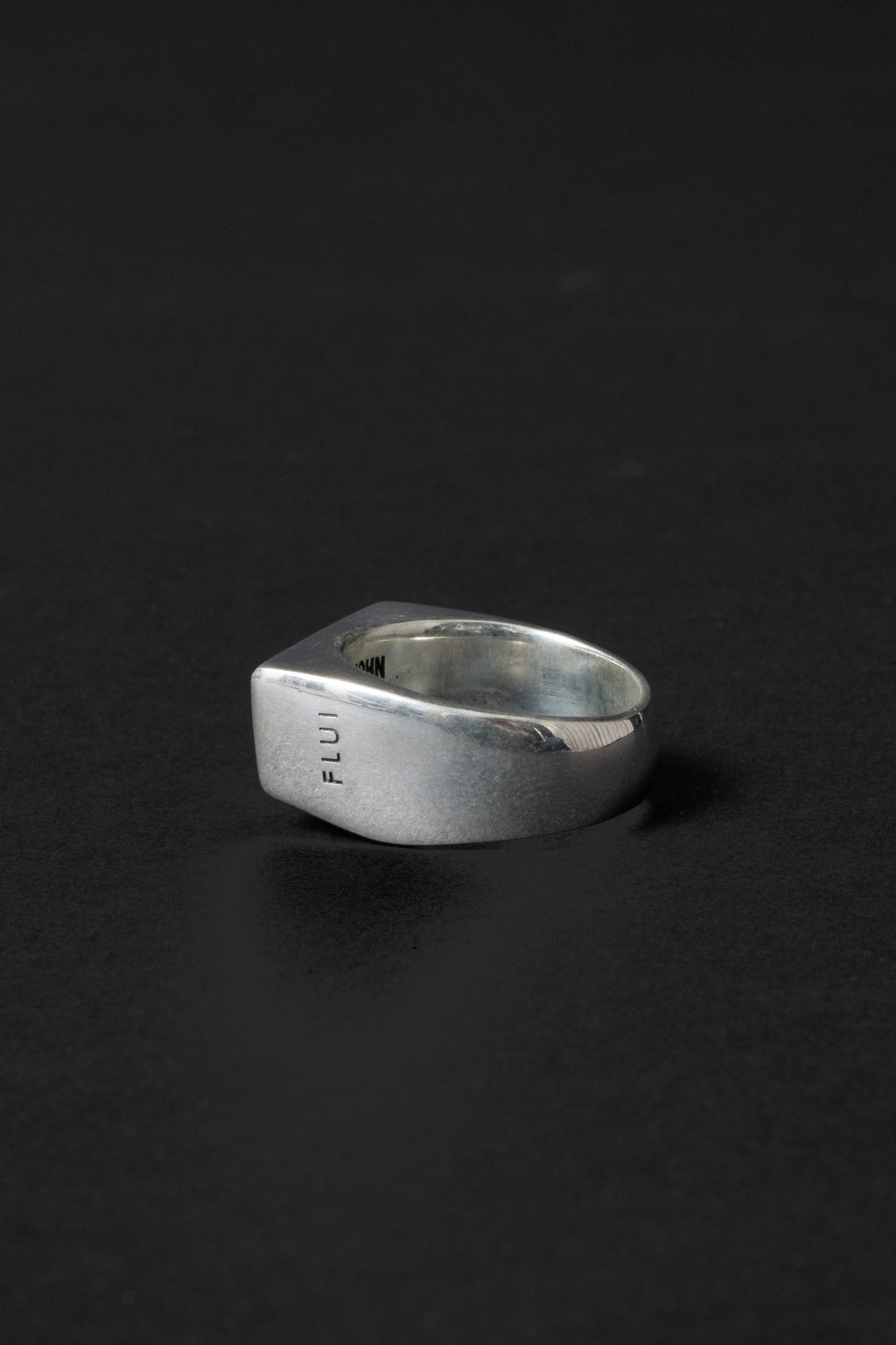 [VRNG10] LOGO RING