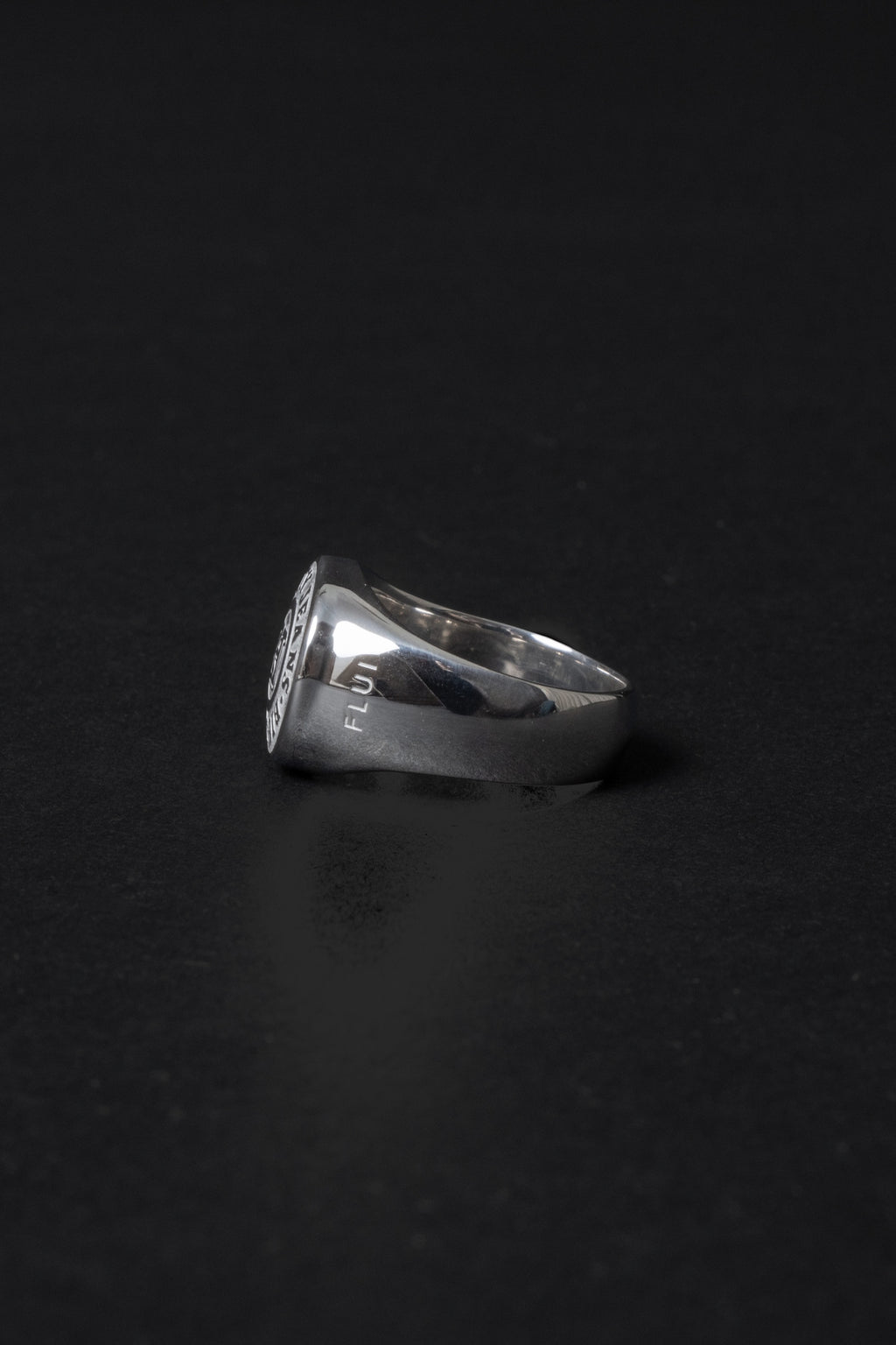 [VRNG12] BUTTON RING
