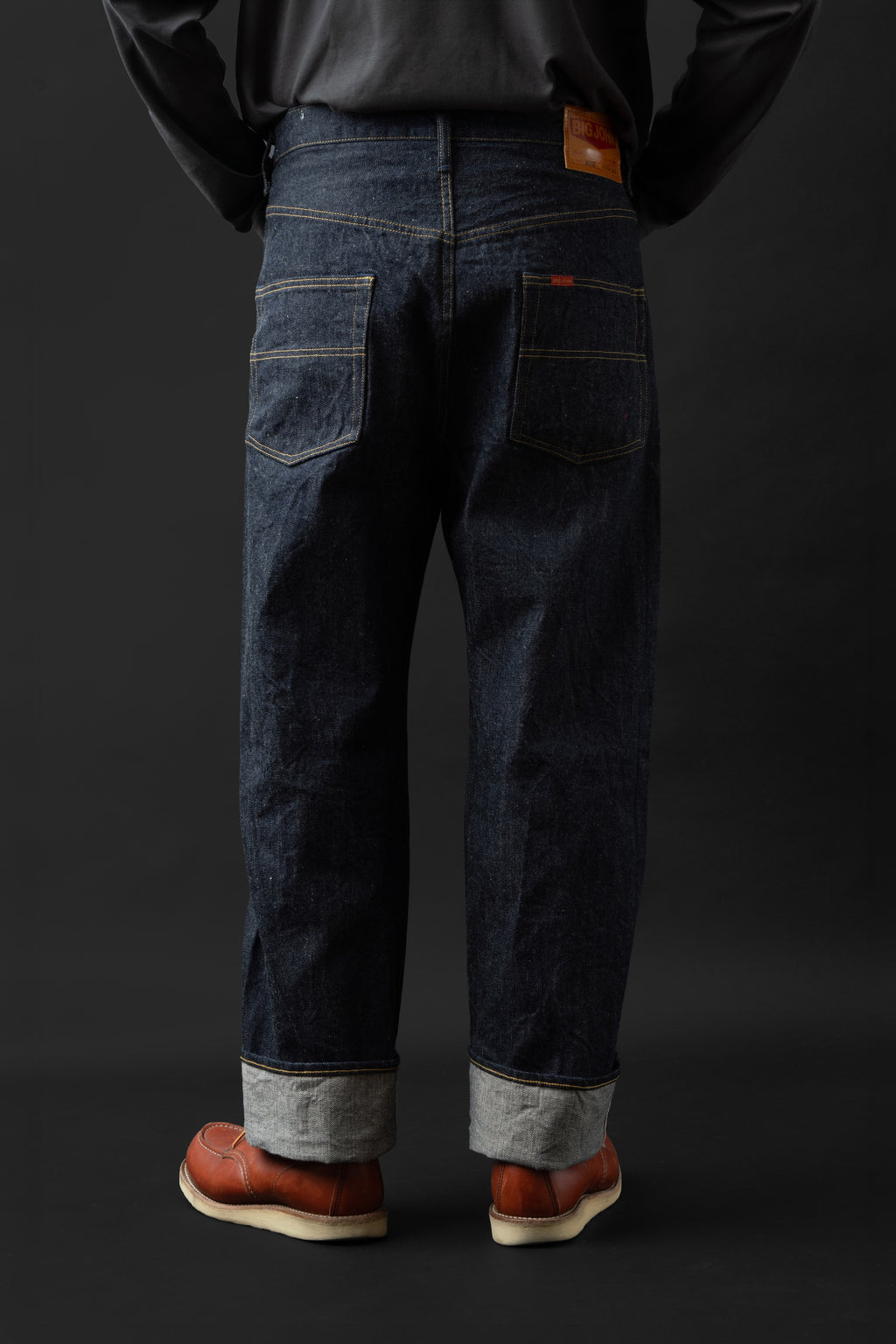 M104J (001) BASE (CLASSIC FIT)