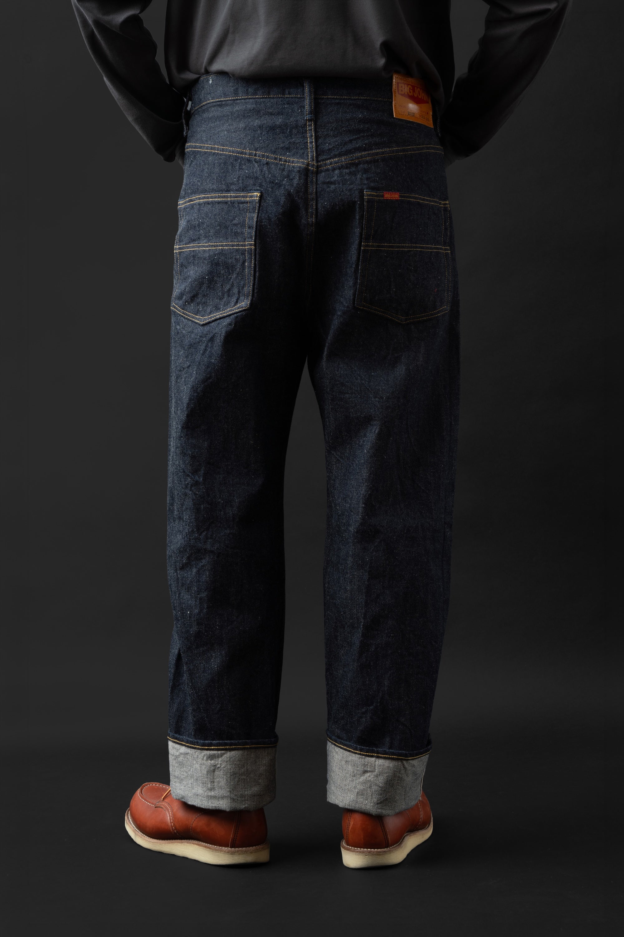 M104J (001) BASE (CLASSIC FIT)
