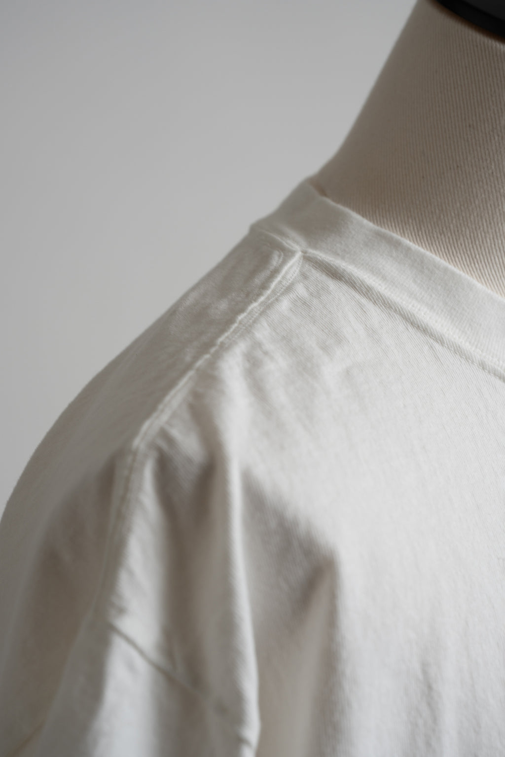 MTE002 (69) 丸胴 Tee BIG JOHN WHITE