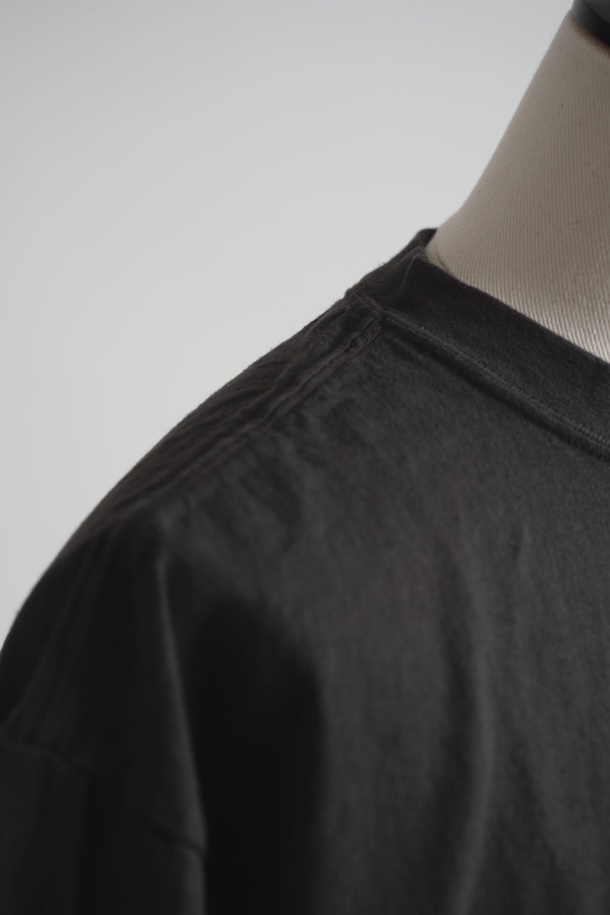 MTE002 (60) 丸胴 Tee BIG JOHN CHARCOAL